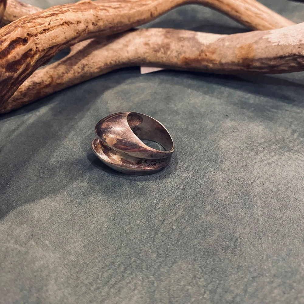 Modern Style Women’s Convex Sterling Silver Ring sz 6